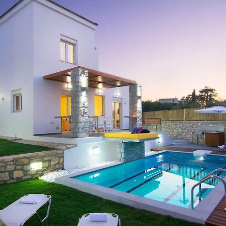 Villa Aada - Moderne Komfortvilla Mit Eigenem Pool Loutra  Exterior photo