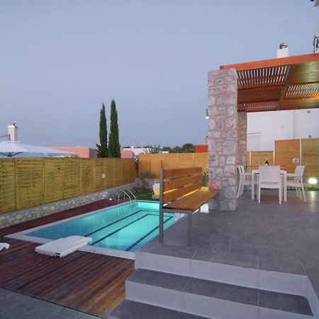 Villa Aada - Moderne Komfortvilla Mit Eigenem Pool Loutra  Exterior photo