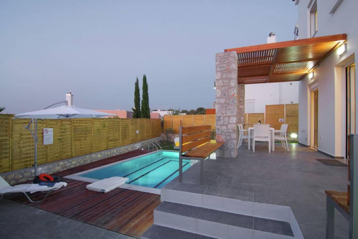 Villa Aada - Moderne Komfortvilla Mit Eigenem Pool Loutra  Exterior photo